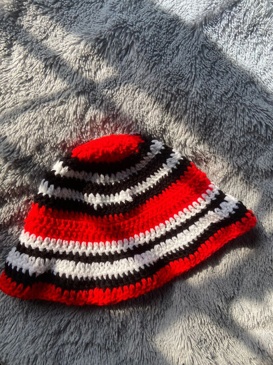 Odumodu red ( hat )